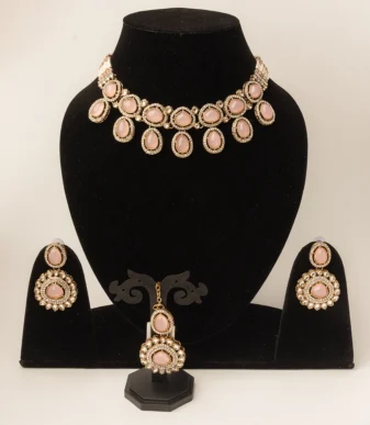 The Pink Blush / Rajsi Noor